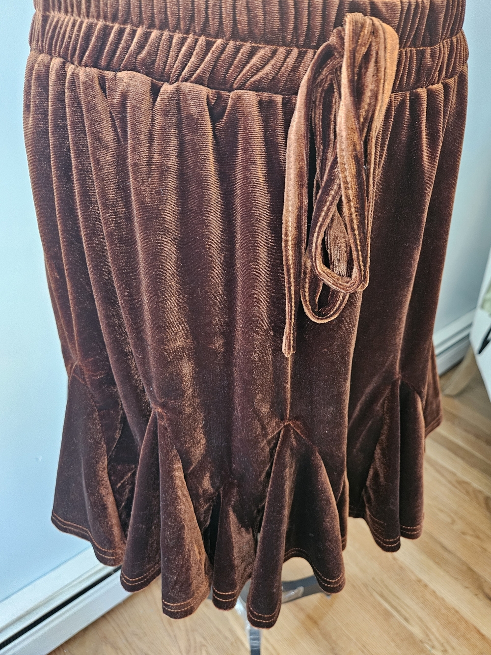 Cupshe Brown Velvet Drawstring Ruffle Mini Skirt - Picture 3 of 5